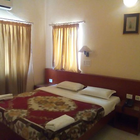 Hotel Bombay Tiffanys Mysore Eksteriør billede