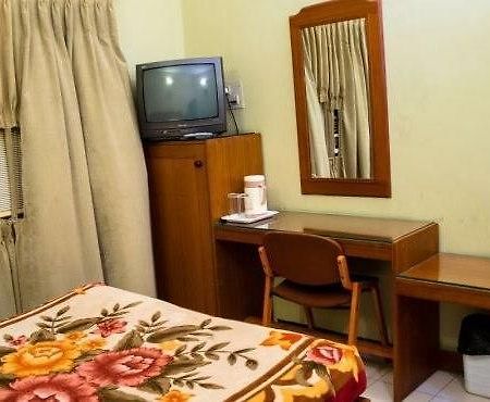 Hotel Bombay Tiffanys Mysore Eksteriør billede