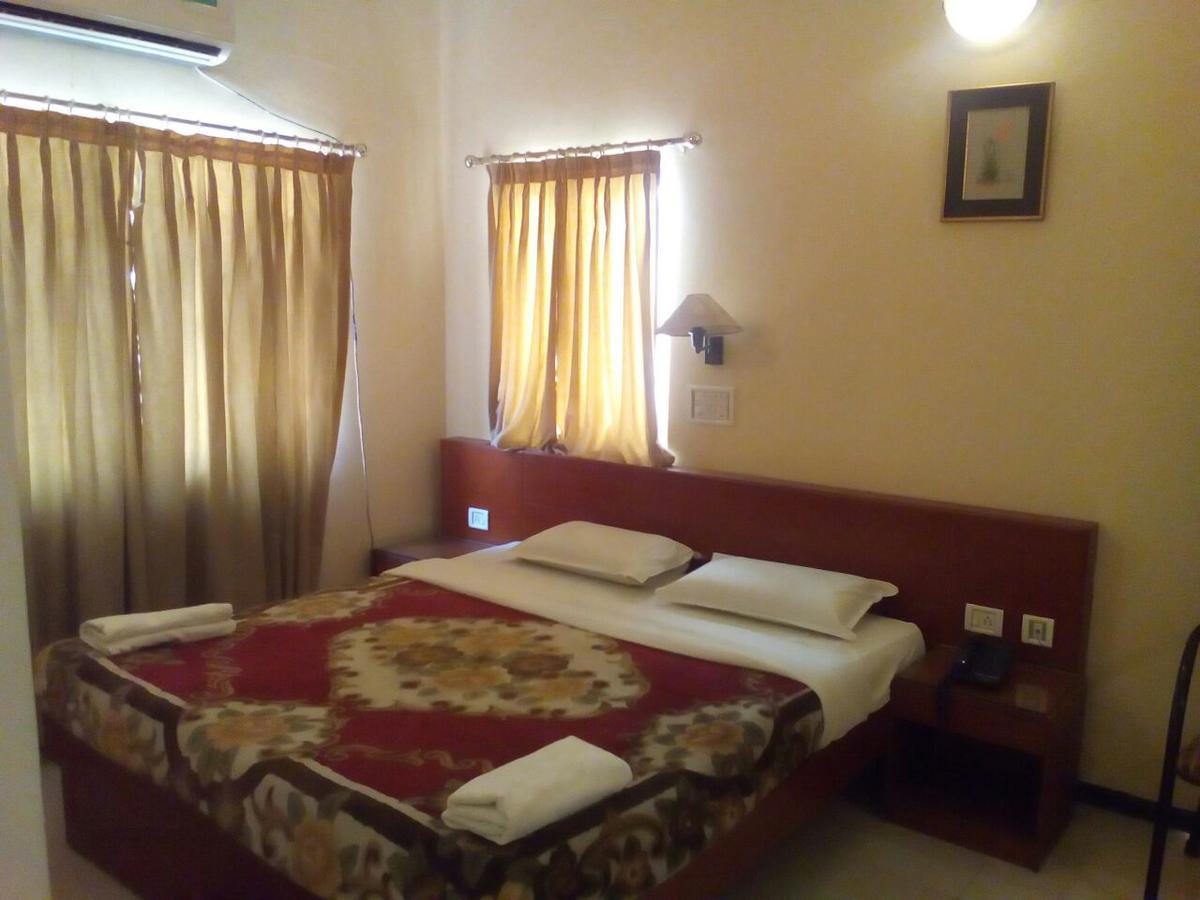 Hotel Bombay Tiffanys Mysore Eksteriør billede